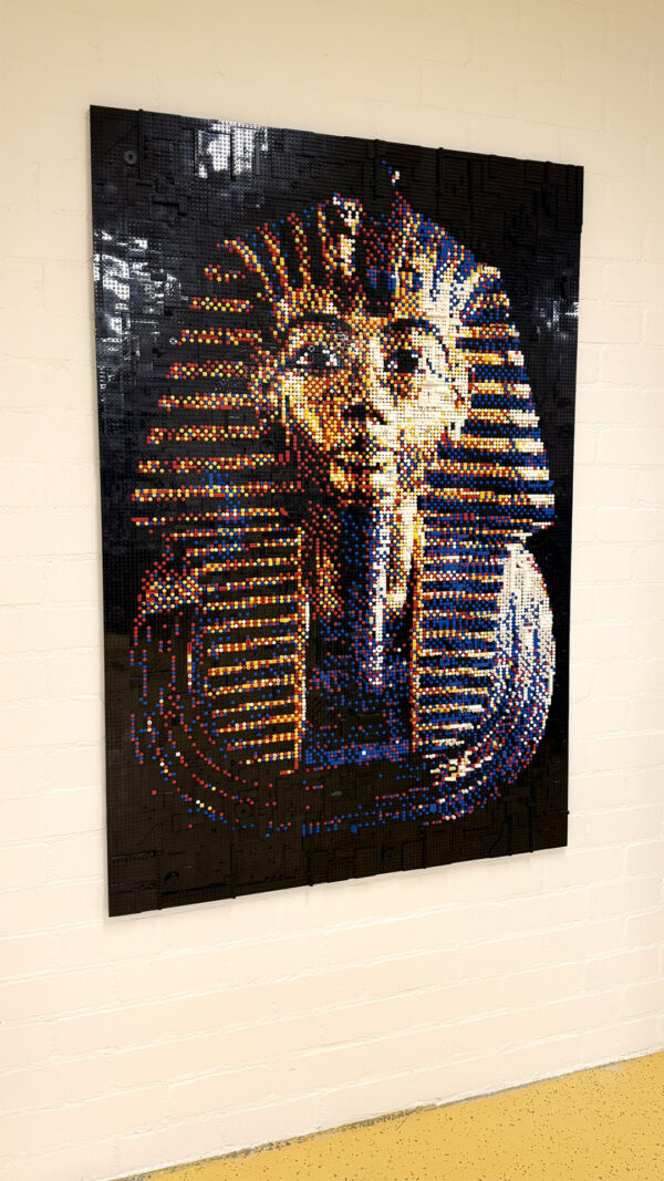 Illusion of Gold artwork door LEGO® Master Marcel de Jong